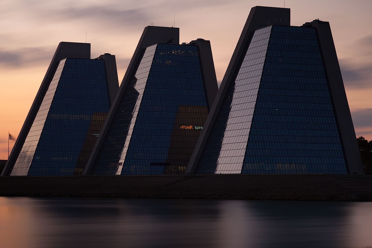The_Pyramids_at_College_Park,_Indianapolis,_Indiana,_USA.jpg