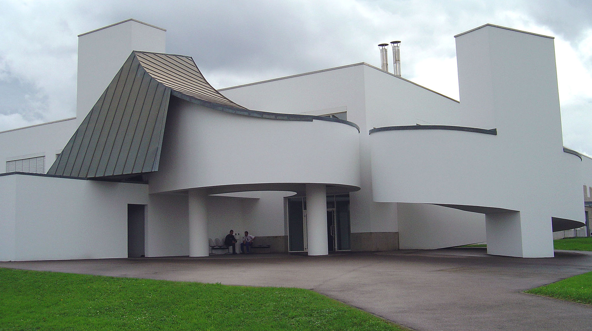Vitra_factory_building,_Frank_Gehry.jpg