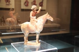 Painted_Pottery_Horse_&_Rider_from_Satellite_Tomb_(9909658434).jpg