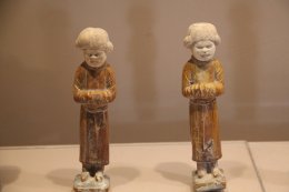 Tang_Sancai_Figures_from_Satellite_Tomb_(9908092065).jpg