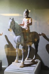 Tang_Terracotta_Hu_Figurine_(9908205735).jpg