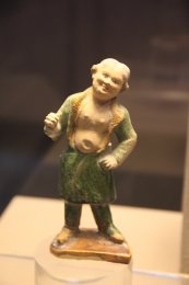Tang_Terracotta_Hu_Figurine_(9908232896).jpg