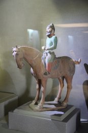 Tang_Terracotta_Hu_Figurine_(9908261576).jpg