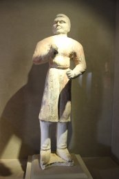 Tang_Terracotta_Hu_Figurine_(9909727443).jpg