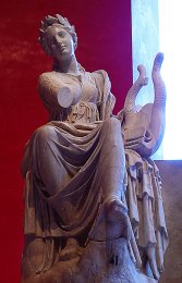 Terpsichore_from_Villa_Adriana_(Prado_E-41)_01.jpg