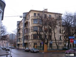 Жилой дом на месте храма Покрова-в-Лёвшино.jpg