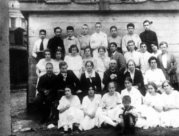 Выпускной класс Д.А., 1923.jpg