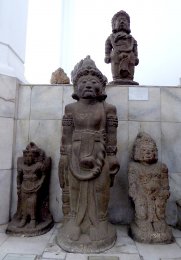 ява 15 800px-114_Bima,_East_Java,_15th_c_(23381172692).jpg
